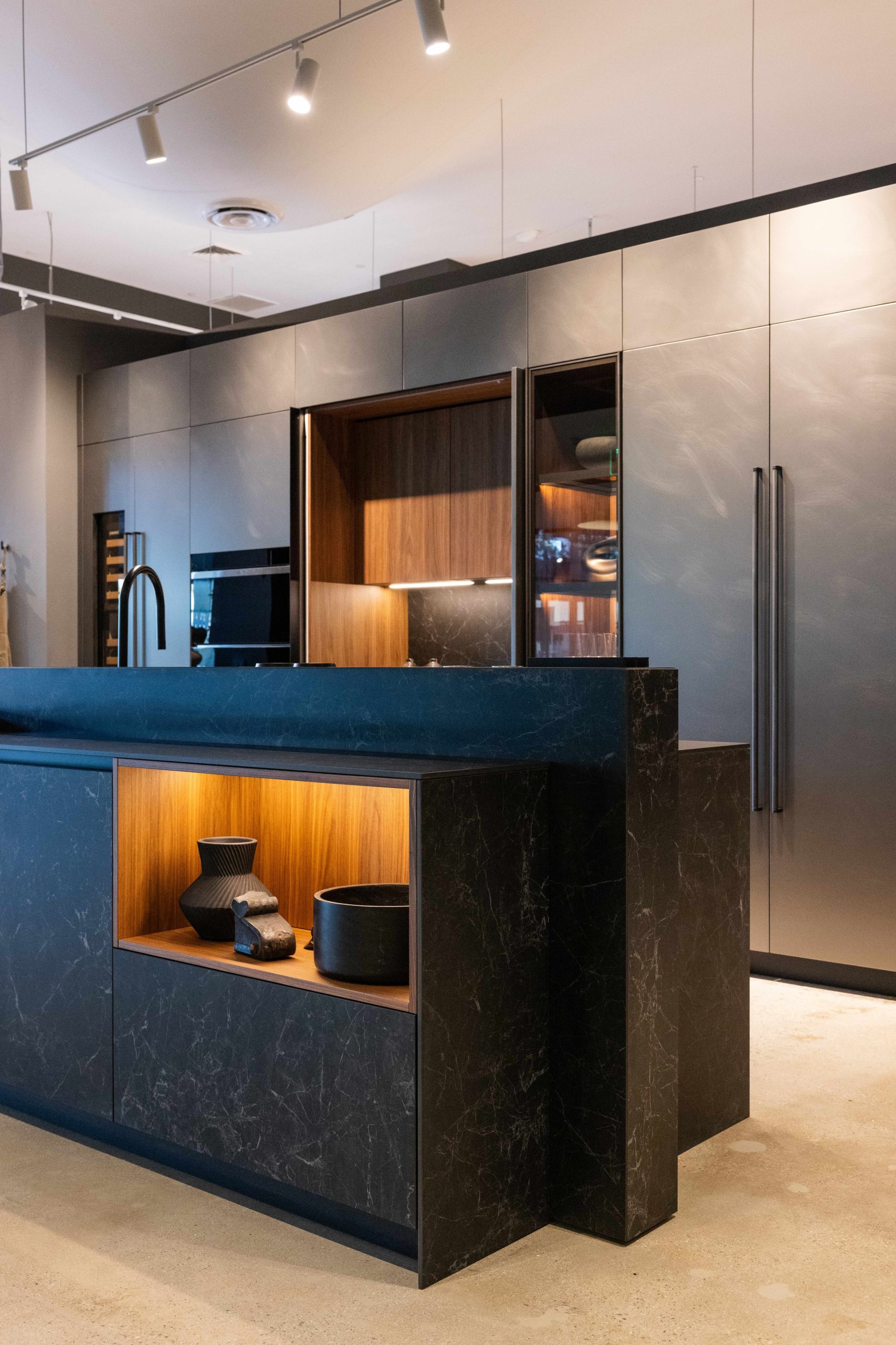 Renzo Rastelli Los Angeles showroom, a kitchen collection vignette, layout overview.